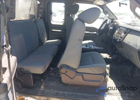 2013 Ford F-350 Xl z USA, uszkodzony, nr VIN 1FD7X3B68DEA41140